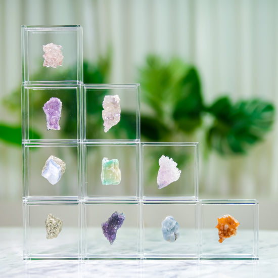 Petit Frame — Natural Stone in Acrylic