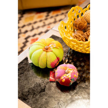 Load image into Gallery viewer, Saree Pumpkin
