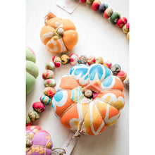 Load image into Gallery viewer, Saree Pumpkin
