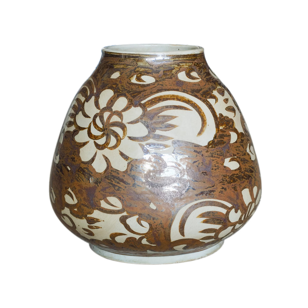 Barclay Butera Couture Brown & White, Porcelain Mandarin Pot Sea Flower Motif