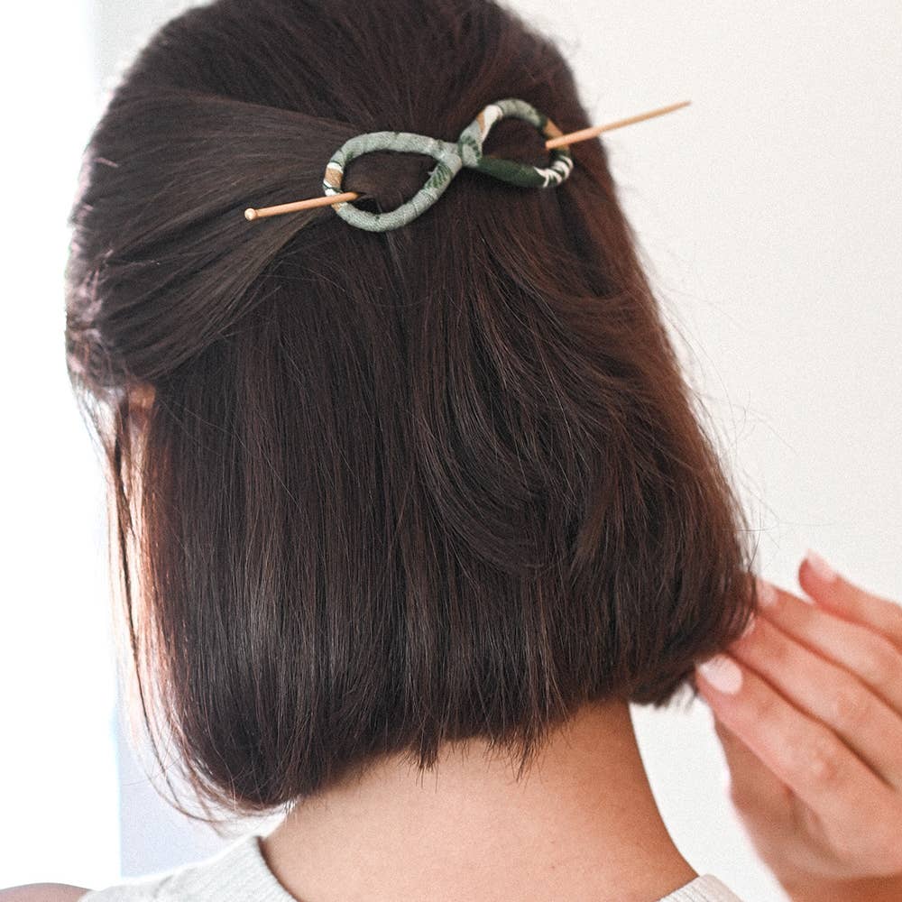 Infinity Figure 8 Hair Slide with Stick