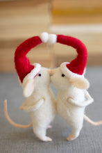 Load image into Gallery viewer, Kissing Felt Christmas Mice
