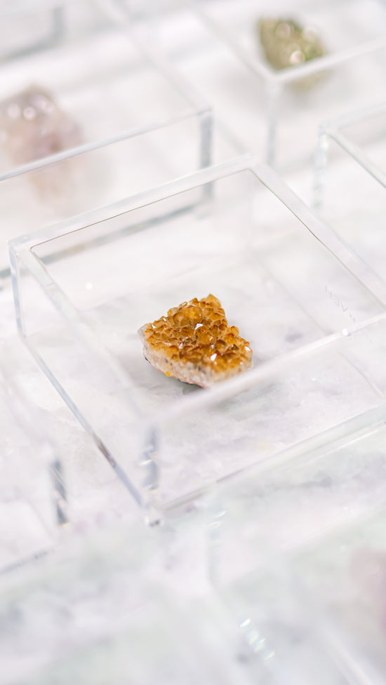 Petit Frame — Natural Stone in Acrylic