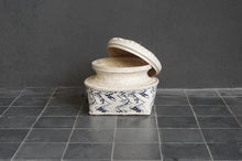 Load image into Gallery viewer, Candi Basket with Fabric Lining and Lid
