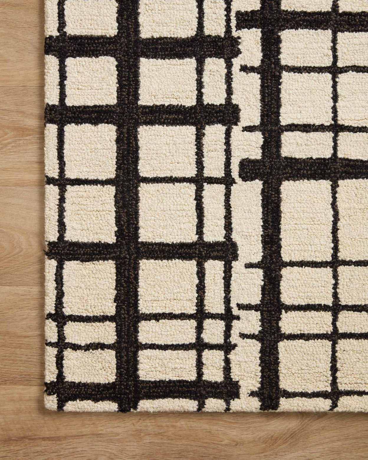 Loloi x Polly Collection (Black/Ivory)