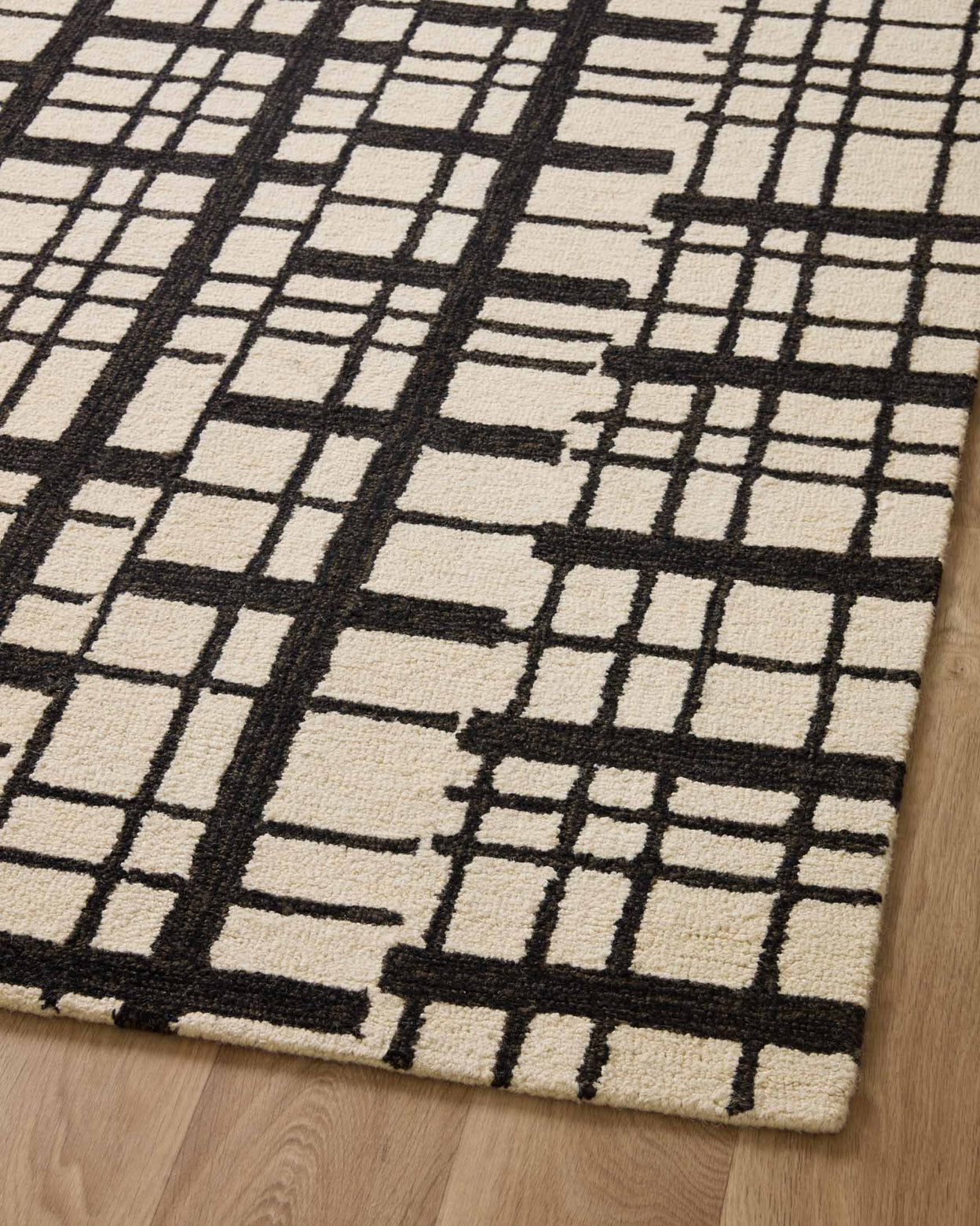 Loloi x Polly Collection (Black/Ivory)