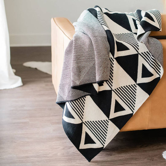 Envie Throw Blanket (Cream)