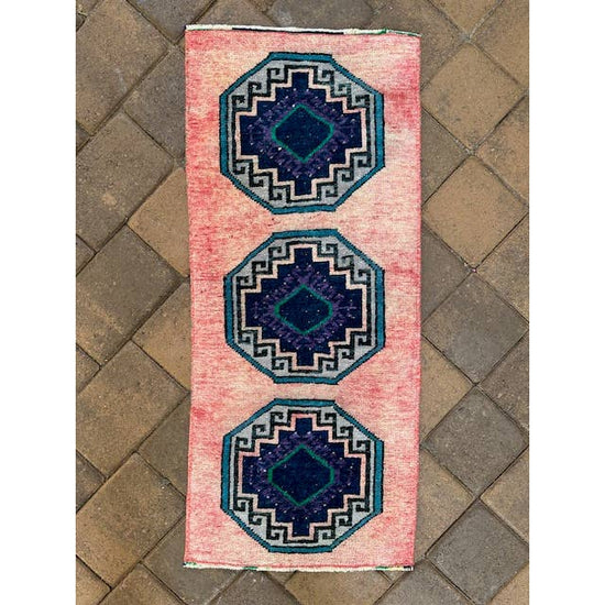Small Vintage Turkish Rug (15)