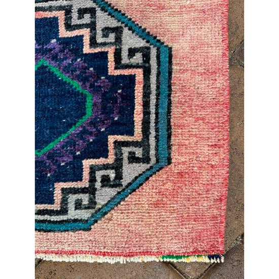 Small Vintage Turkish Rug (15)