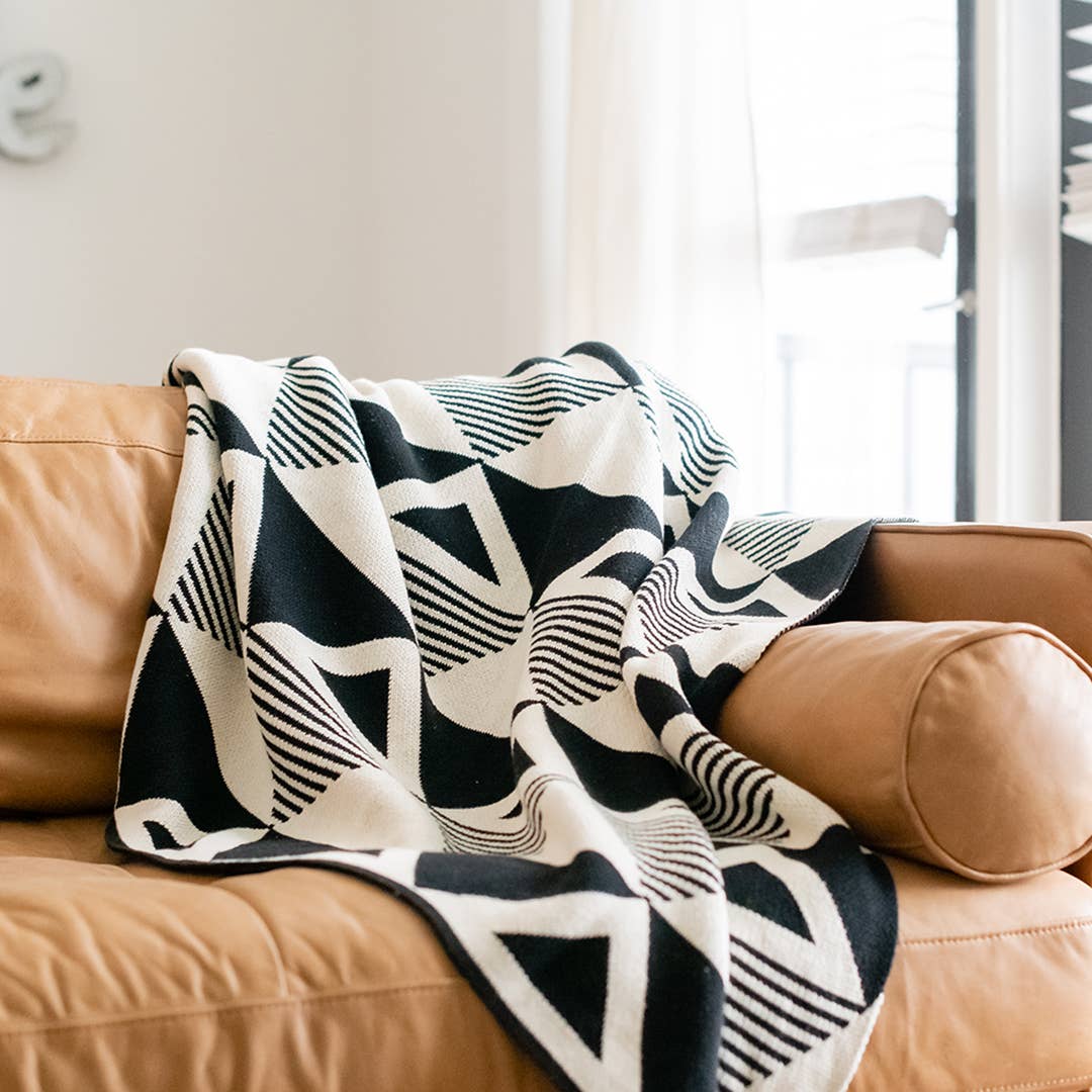 Envie Throw Blanket (Cream)