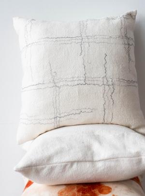Linear Pillow 20